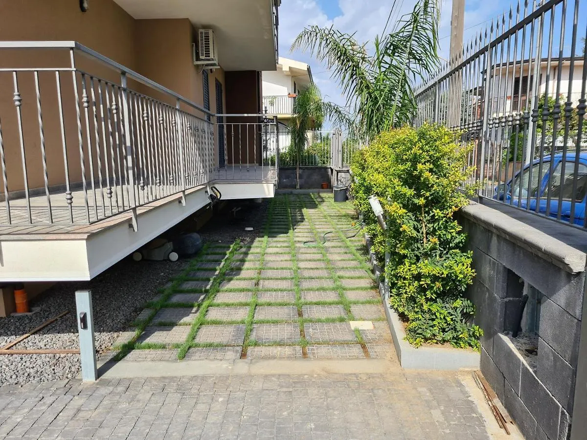 Motta SantʼAnastasia Idilliaco Inn فندق مبيت وإفطار Motta SantʼAnastasia